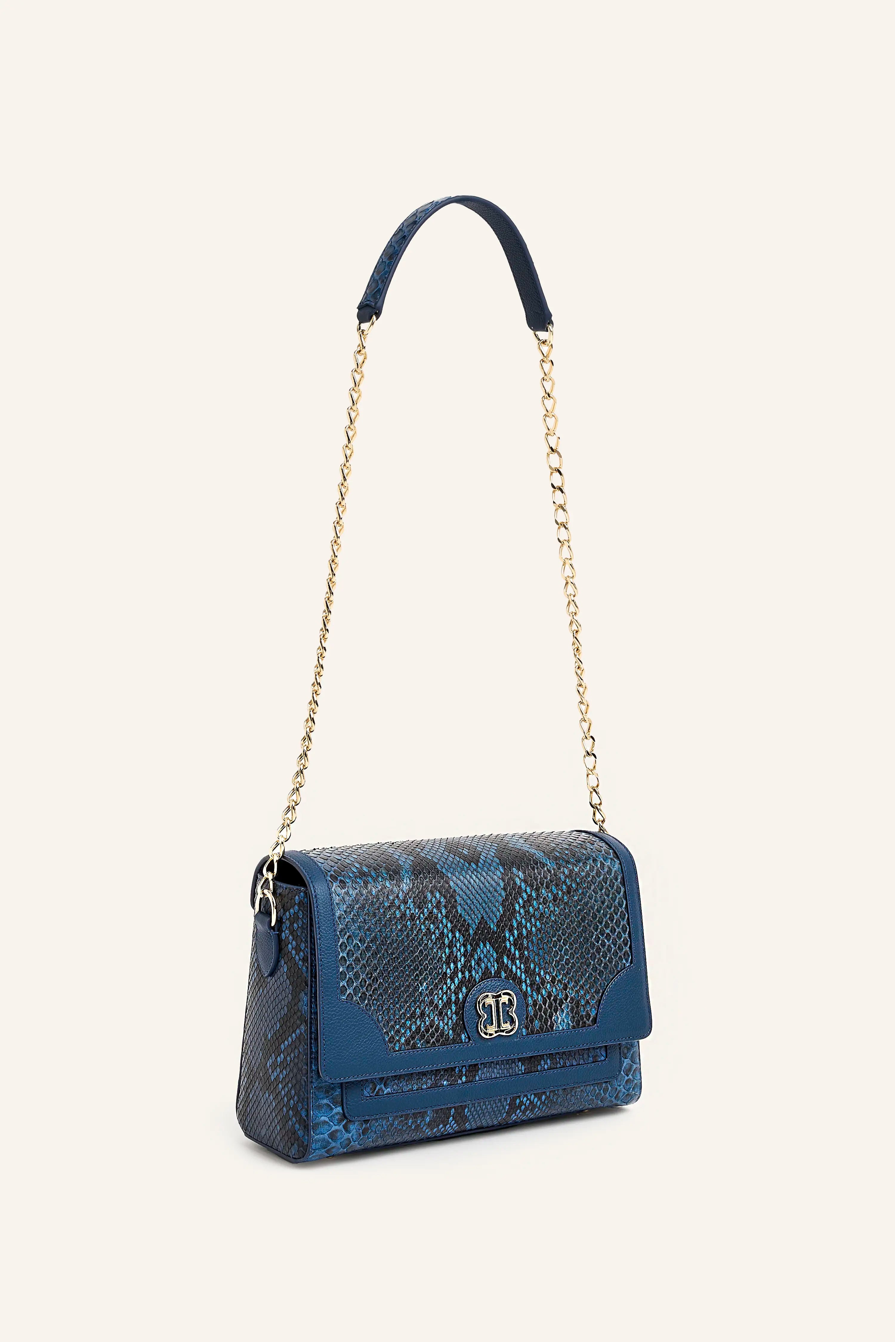 0038 WMN BAG