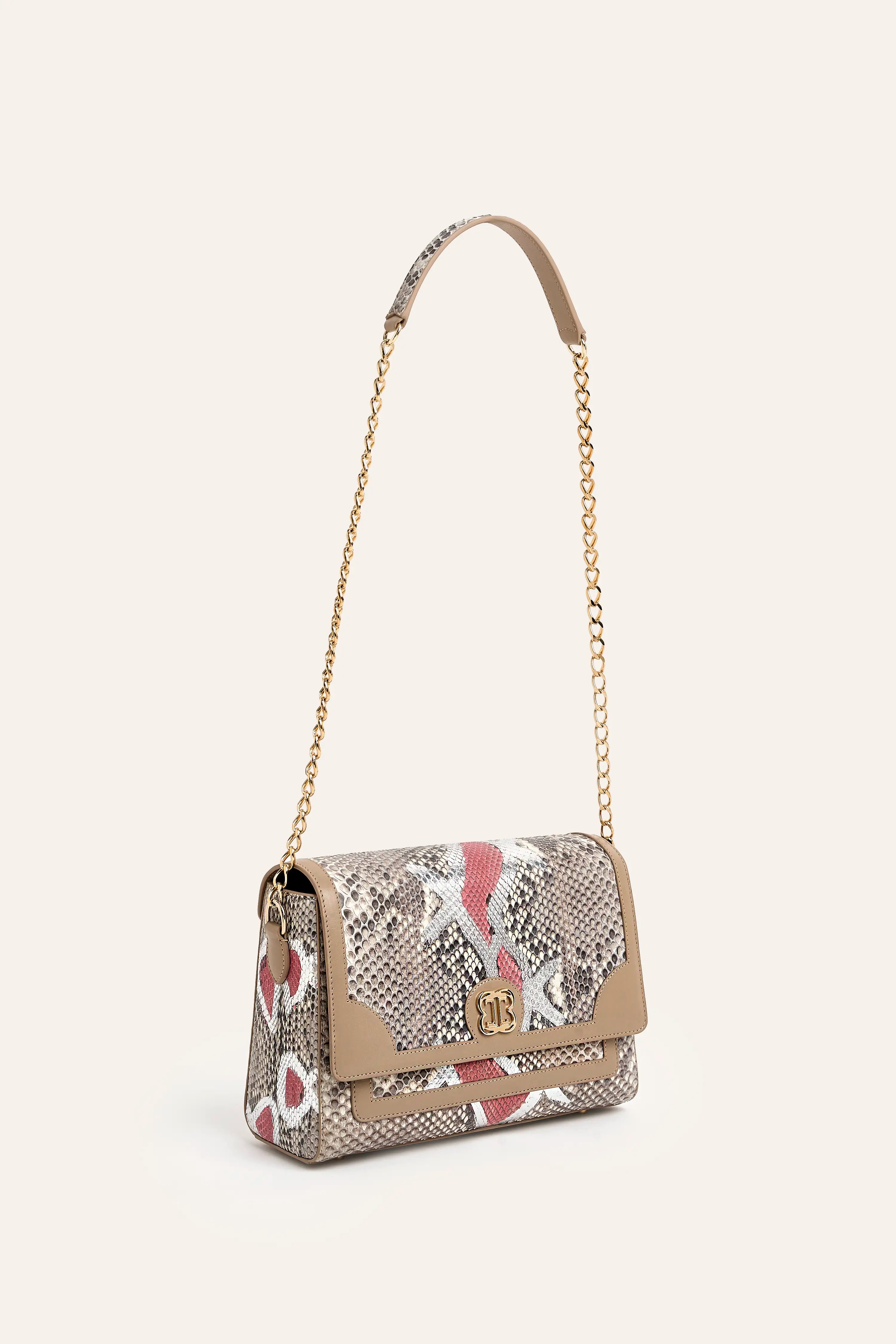 0038 WMN BAG