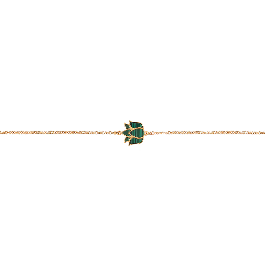 creating a unique design. It is adorned, A lobster clasp secures the bracelet to the wrist, ideal for combining with other pieces of jewellery original quality made in Italy